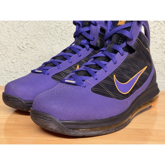 Athletic_Shoes